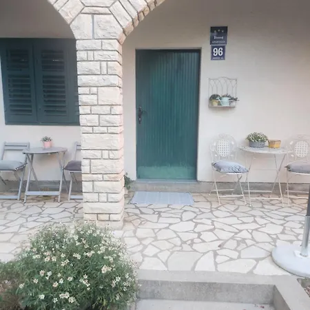 Niko Apartmán *